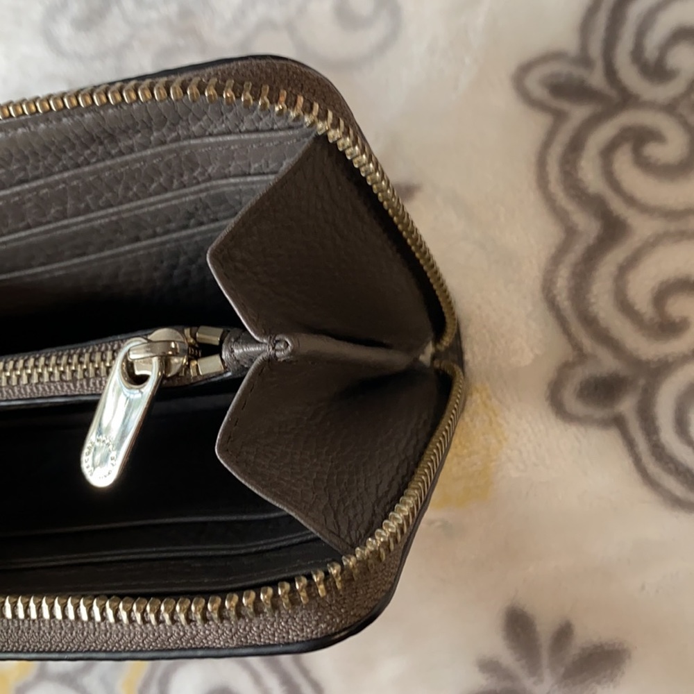 Marc Jacob’s Wallet - Picture 12 of 12